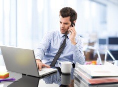 stock-photo-25607084-empresário-no-telefone